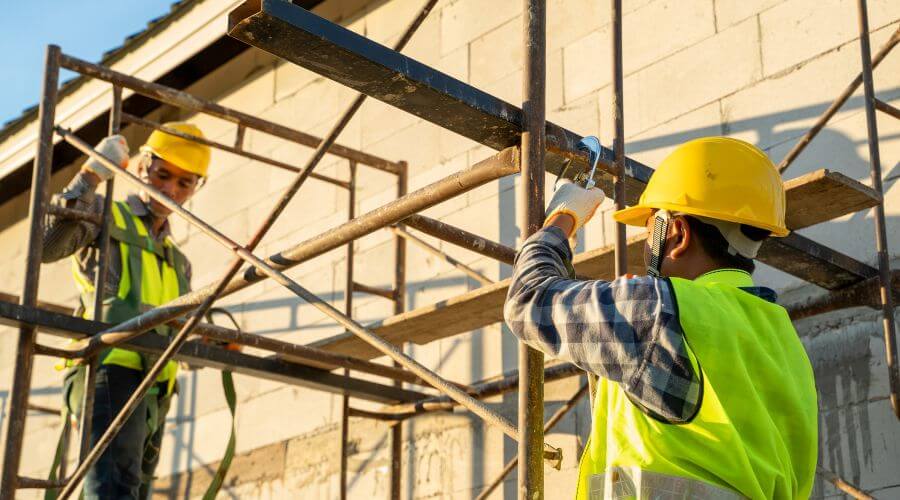 Professional fairlawn roofing services in Weston, MI